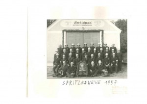 Mannschaft Spritzenweihe 1957 klein
