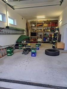 f70f6a6c-04c8-4760-ad50-25fa663bbb77